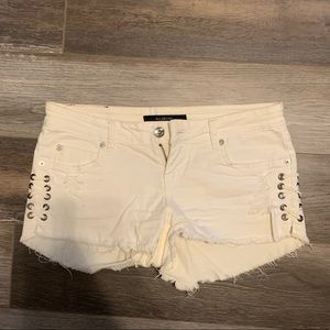 White billabong shorts